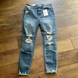 Distressed high rise skinny crop NWT - Eunina - Sz 7